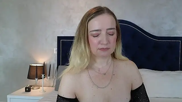 Blue Angel Sweet online show from 10-06-25, 03:40