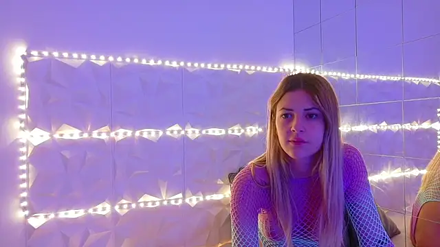 Aishha  online show from 09-29-25, 05:03