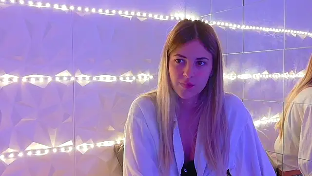 Aishha  online show from 09-19-25, 05:22