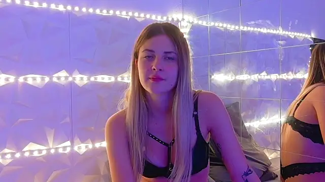 Aishha  online show from 10-11-25, 12:28