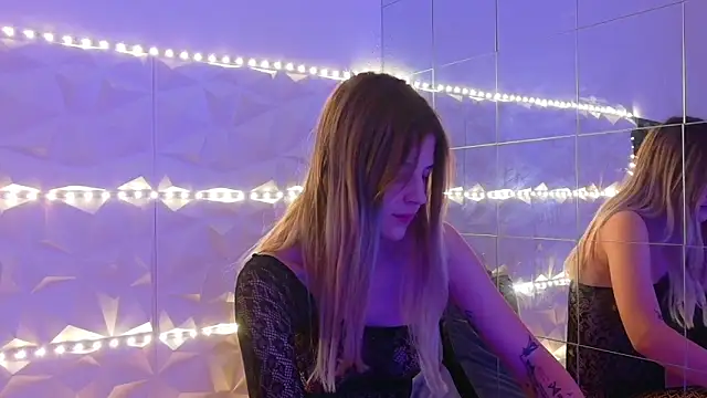 Aishha  online show from 10-31-25, 05:59