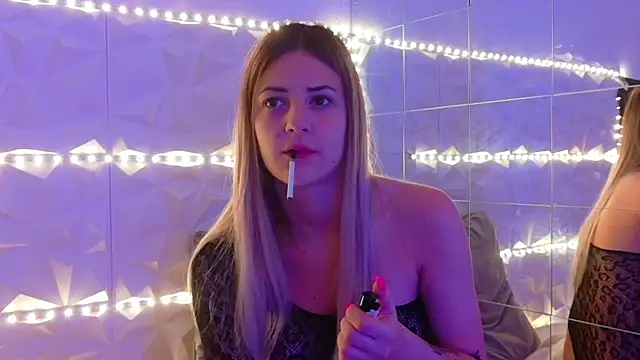 Aishha  online show from 10-21-25, 05:07