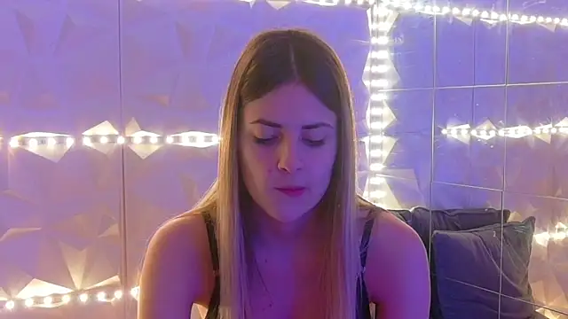 Aishha  online show from 01-07-26, 05:34