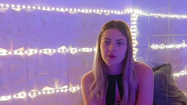 Aishha  online show from 11-11-25, 06:08