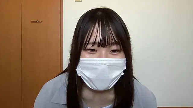 Snapshot of nuu_u chatting on 09-26-25, 12:28 nuu u online show from 09-26-25, 12:28