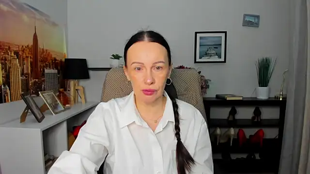 Velvet Jasmine online show from 12-19-25, 06:27