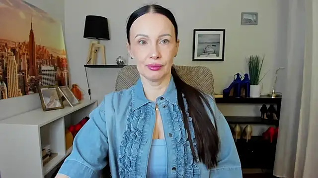 Velvet Jasmine online show from 03-10-26, 06:28