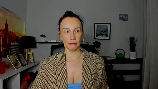 Velvet Jasmine online show from 10-23-25, 05:28