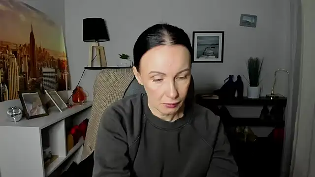 Velvet Jasmine online show from 02-17-26, 06:22