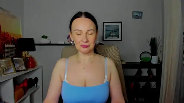 Velvet Jasmine online show from 11-07-25, 06:29