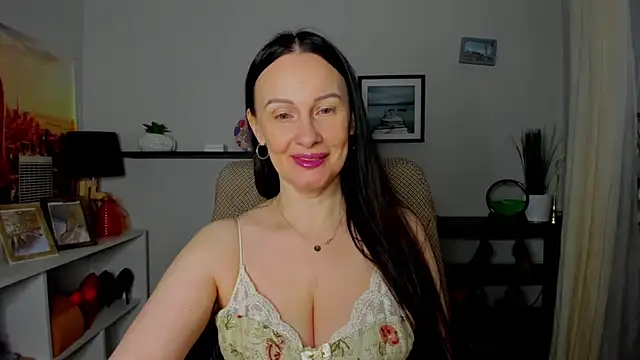 Velvet Jasmine online show from 11-06-25, 06:39