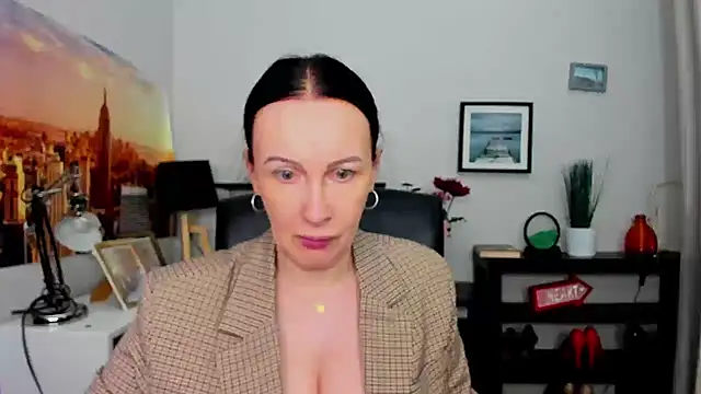 Velvet Jasmine online show from 09-30-25, 05:24