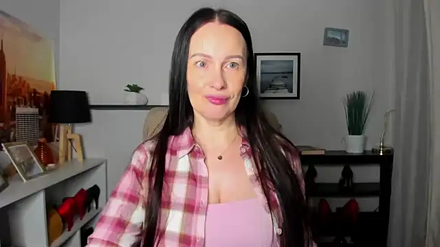 Velvet Jasmine online show from 12-15-25, 06:30