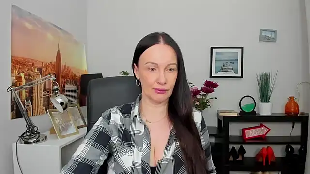 Velvet Jasmine online show from 10-07-25, 05:41