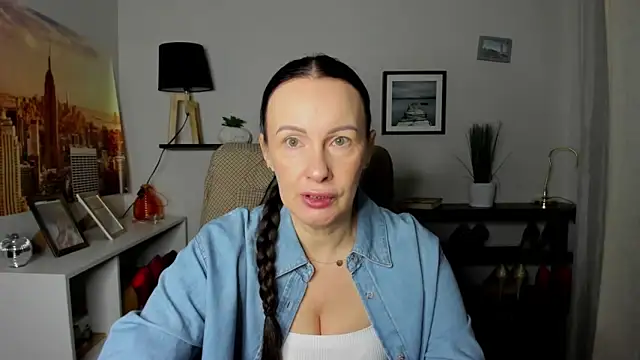 Velvet Jasmine online show from 02-06-26, 06:31