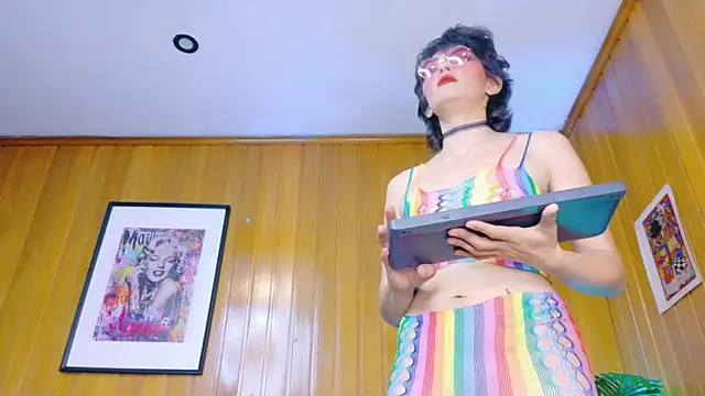 Zafiro Gem  online show from 11-05-25, 07:28