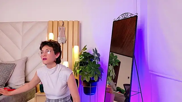 Zafiro Gem  online show from 09-12-25, 07:57