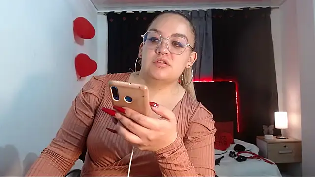 Snapshot of Sasha_TK chatting on 09-08-25, 04:50 Sasha TK online show from 09-08-25, 04:50