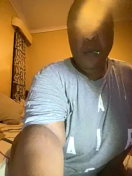 Snapshot of ThickTana chatting on 11-15-25, 07:51 ThickTana online show from 11-15-25, 07:51