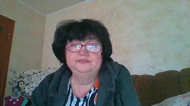 MilaSky5303 online show from 10-28-25, 12:15