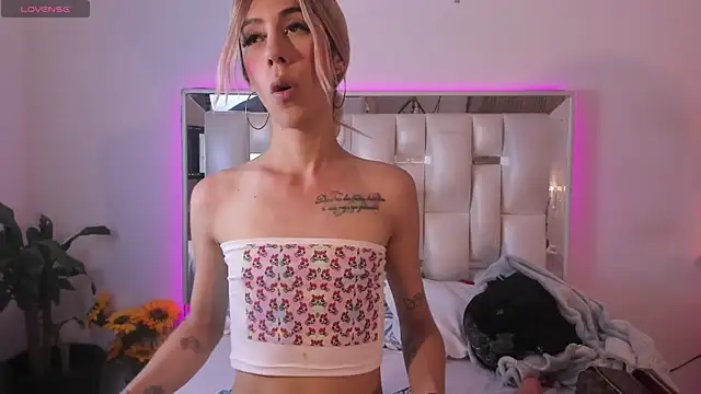 Darlyn tenderhot   online show from 02-28-26, 08:30