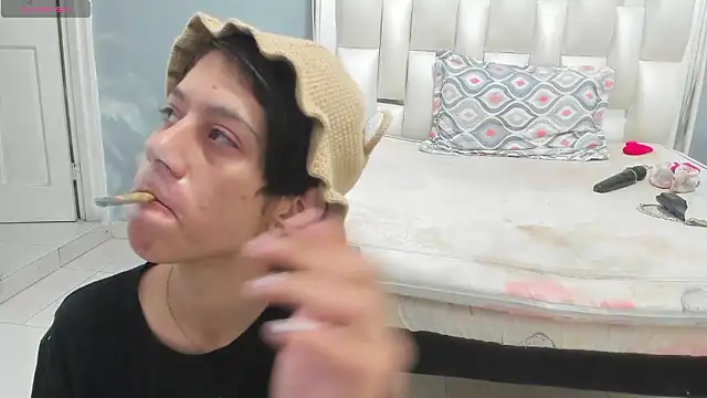 Darlyn tenderhot   online show from 10-27-25, 02:34