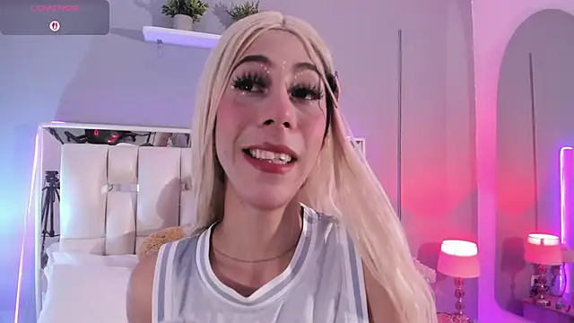 Darlyn tenderhot   online show from 11-18-25, 09:18