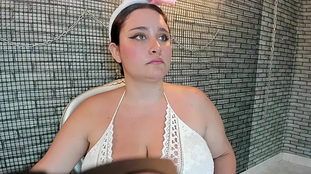 Snapshot of Briana_24 chatting on 02-26-26, 05:24 Briana 24 online show from 02-26-26, 05:24