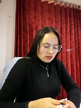 Daliz Leon online show from 10-18-25, 02:46