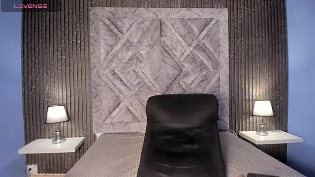 Stefannyevans  online show from 05-12-26, 01:06
