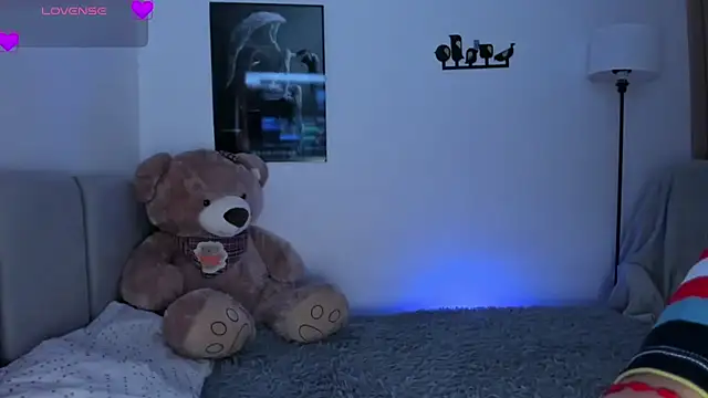 Snapshot of EmystarX chatting on 02-17-26, 09:45 EmystarX online show from 02-17-26, 09:45