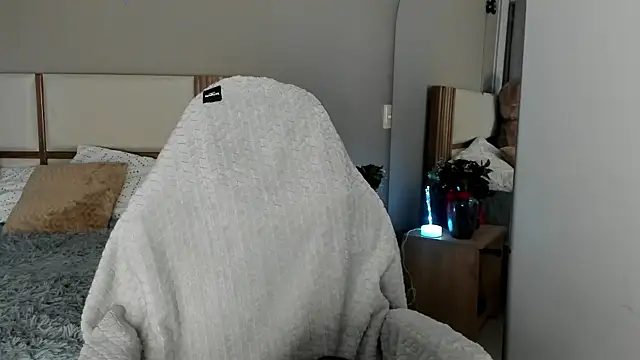 Snapshot of EmystarX chatting on 02-25-26, 11:37 EmystarX online show from 02-25-26, 11:37