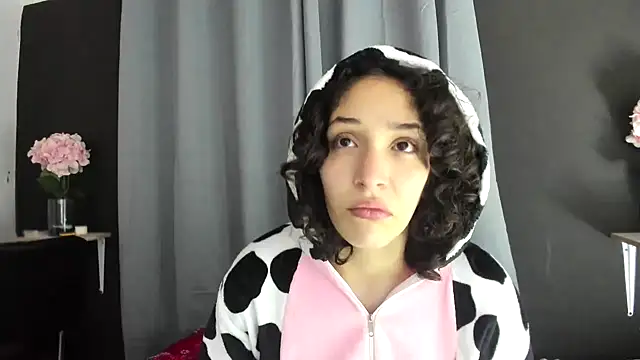 TeensNews18 online show from 12-14-25, 02:44