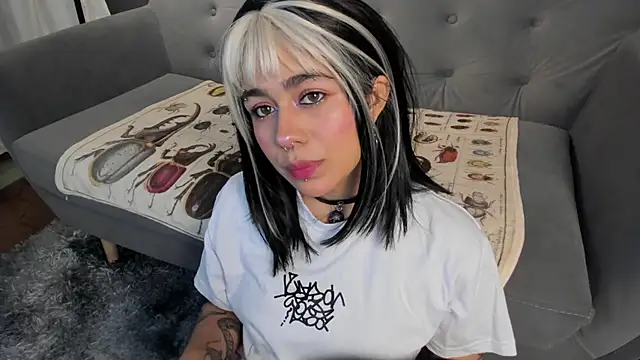 flower smith  online show from 03-11-26, 11:48