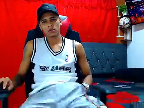 Snapshot of cristian_tayron1 chatting on 07-07-26, 10:19 cristian tayron1 online show from 07-07-26, 10:19