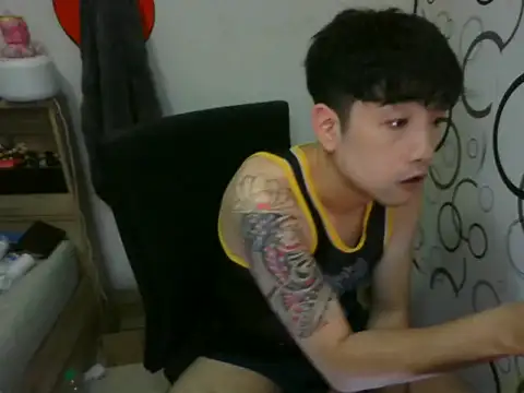 Snapshot of moaman190 chatting on 11-26-25, 02:39 moaman190 online show from 11-26-25, 02:39