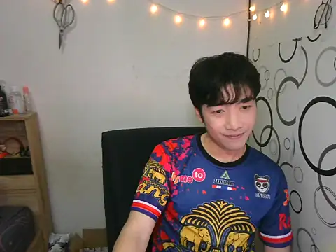 Snapshot of moaman190 chatting on 10-24-25, 03:11 moaman190 online show from 10-24-25, 03:11