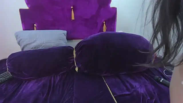 Laurentyler   online show from 05-16-26, 10:36