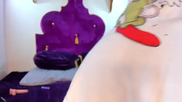 Laurentyler   online show from 03-13-26, 04:50