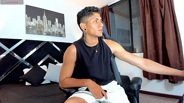 Adan Oriol online show from 04-10-26, 03:46