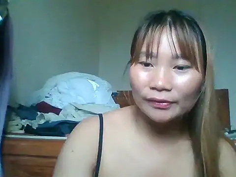 Snapshot of Mainay0033 chatting on 09-25-25, 09:15 Mainay0033 online show from 09-25-25, 09:15