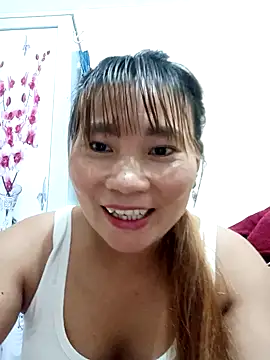 Snapshot of Mainay0033 chatting on 09-10-25, 11:42 Mainay0033 online show from 09-10-25, 11:42
