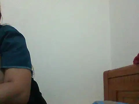 Snapshot of Mainay0033 chatting on 09-29-25, 12:55 Mainay0033 online show from 09-29-25, 12:55
