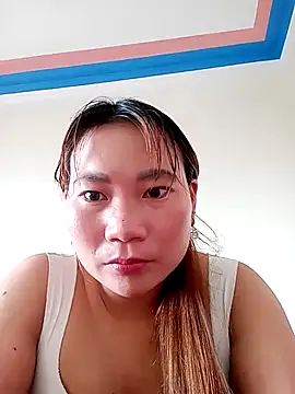 Snapshot of Mainay0033 chatting on 09-19-25, 12:14 Mainay0033 online show from 09-19-25, 12:14