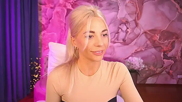 BellaRayyy online show from 10-15-25, 01:19