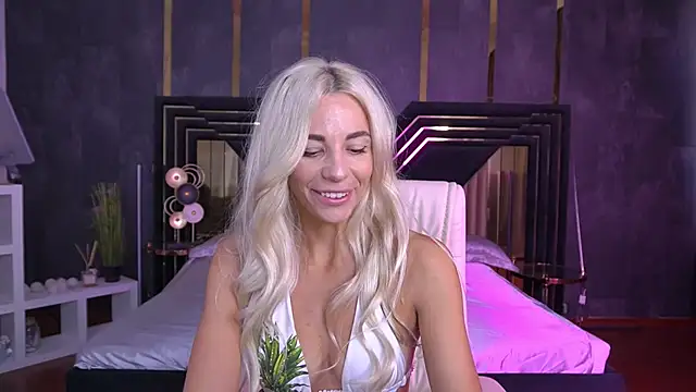 BellaRayyy online show from 09-28-25, 06:20