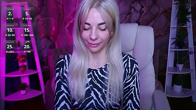 BellaRayyy online show from 03-22-26, 06:59