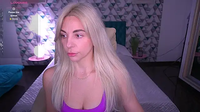 BellaRayyy online show from 04-01-26, 12:50