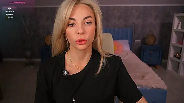 BellaRayyy online show from 04-22-26, 01:07