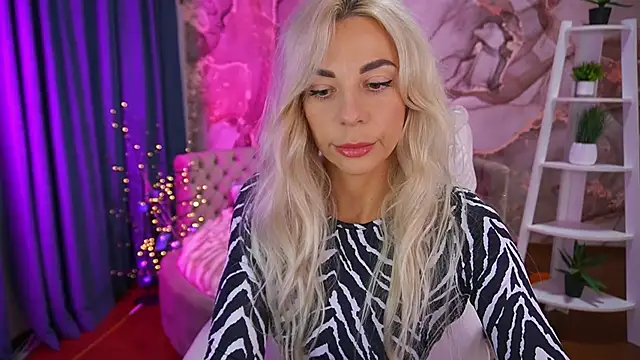 BellaRayyy online show from 11-02-25, 02:00